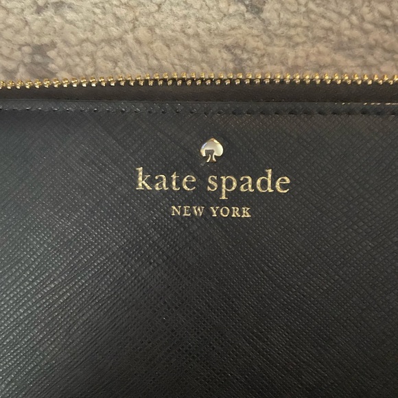 Kate Spade wallet/wristlet - Picture 3 of 4
